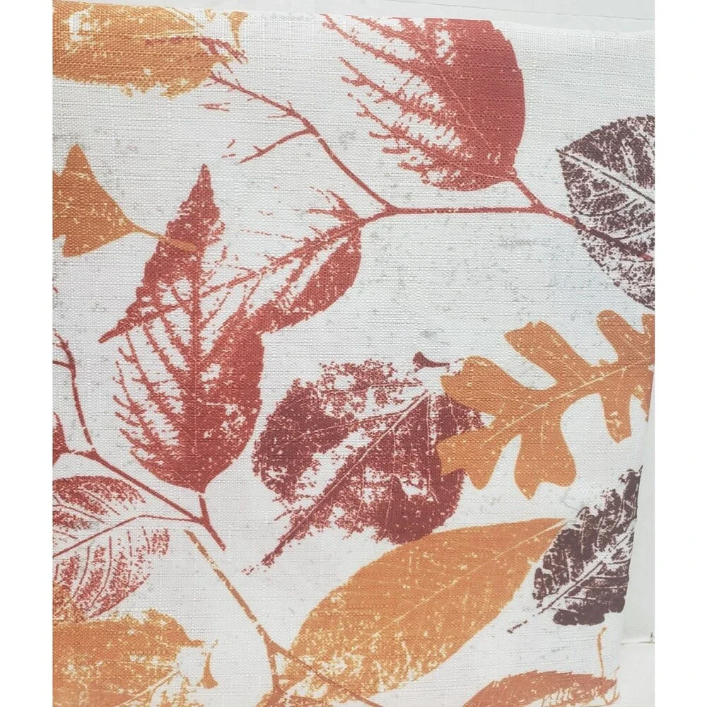 1 Printed Fabric Tablecloth, 52